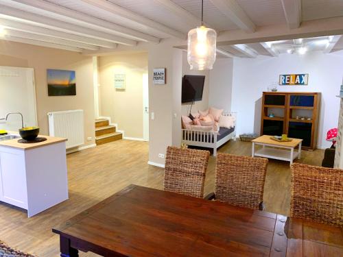 Itzehoe Apartment | Beach House Arp: Pet-Friendly Getaway with Terrace