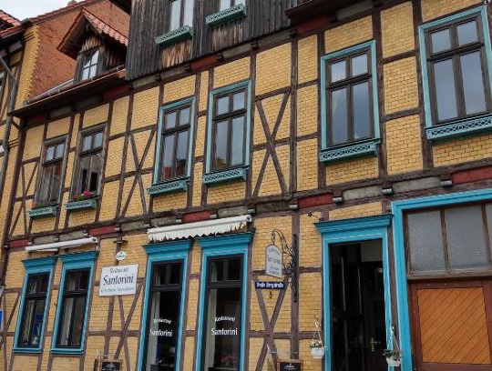Wernigerode Old Town Apartment | Comfortable Ferienwohnungen Bergstrasse with Hot Tub & Breakfast