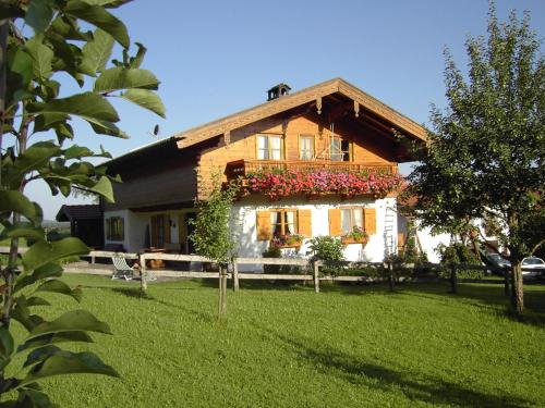 Staudach-Egerndach Apartment | Discover Ferienwohnungen Rosenegger: Oceanfront Escape