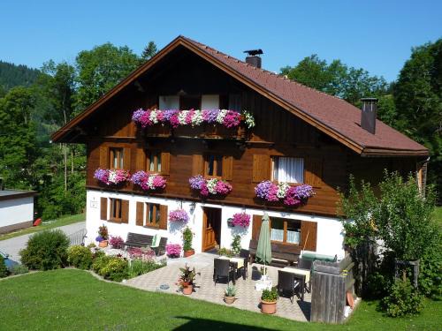 Schattwald Apartment | Oceanfront Ferienwohnungen Durst Roswitha - Rated 9.1/10