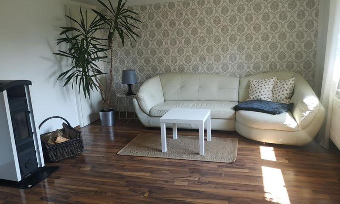 Thesenvitz Apartment | Family-Friendly Ferienwohnungen Jahn with Pet Amenities