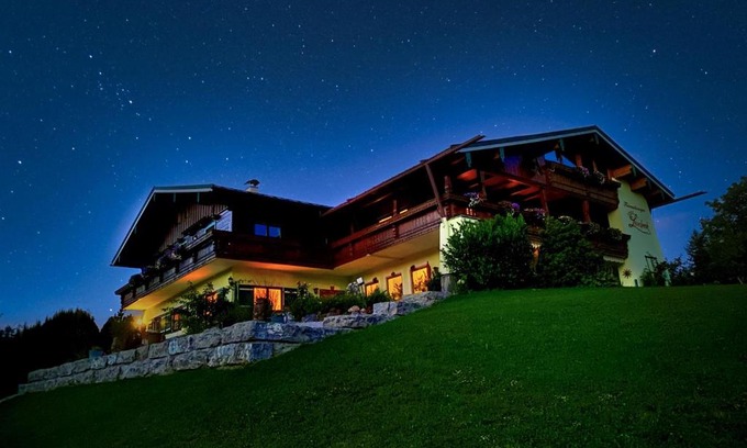 Berchtesgaden Apartment | Oceanfront Retreat: Ferienwohnungen Gästehaus Lärcheck