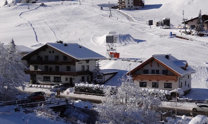 Lanersbach Apartment | Cozy Ferienwohnungen Hinteranger with Hot Tub & Breakfast