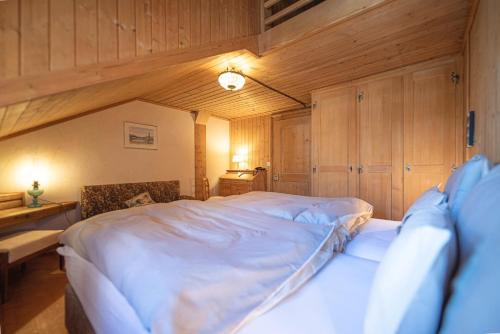 Schoenried Apartment | Discover Alpenrose Boutique Hotel: Pet-Friendly Getaway