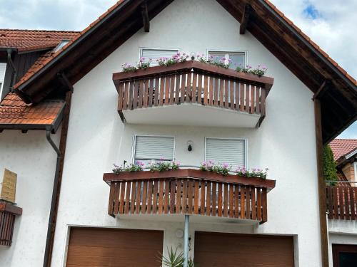 Hochbuch Apartment | Family-Friendly Ferienwohnungen Meyer with Great Reviews