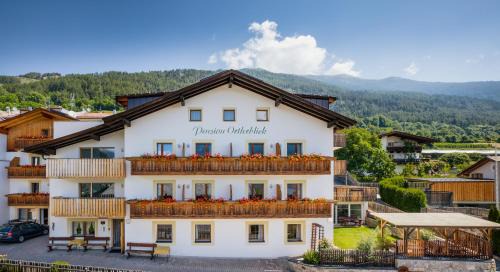 Laudes Apartment | Top-Rated Ferienwohnungen Ortlerblick with Pool & Hot Tub