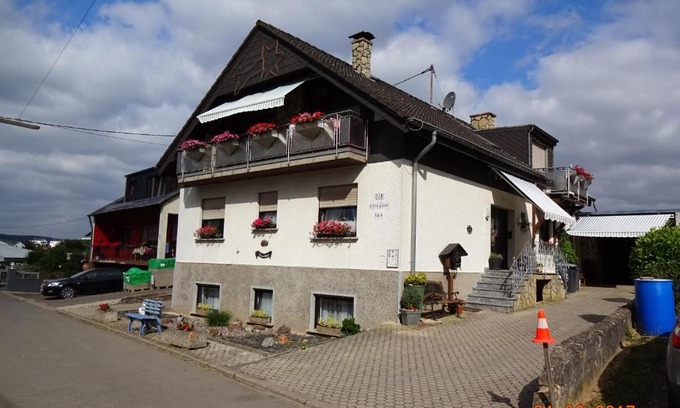 Mehring Apartment | Oceanfront Getaway: Ferienwohnungen Stollhof with Top Ratings