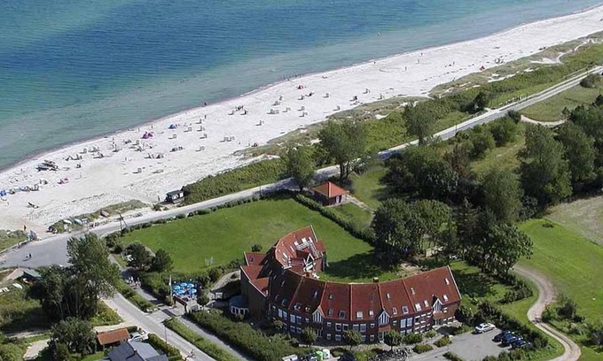 Kronsgaard Apartment | Oceanfront Retreat with Pool & High Guest Ratings