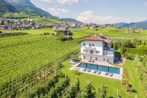 Tramin House | Family-Friendly Ferienwohnungen Zwerger Reinhold with Pool