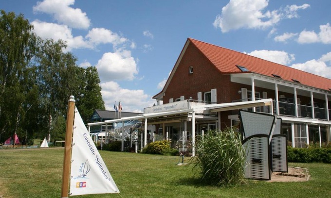 Muritz Apartment | Oceanfront Retreat at Ferienzentrum Yachthafen Rechlin