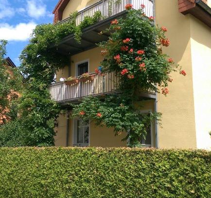 Boehlen House | Cozy Retreat at Ferienzimmer Familie Schmidt - 8.6/10 Rated