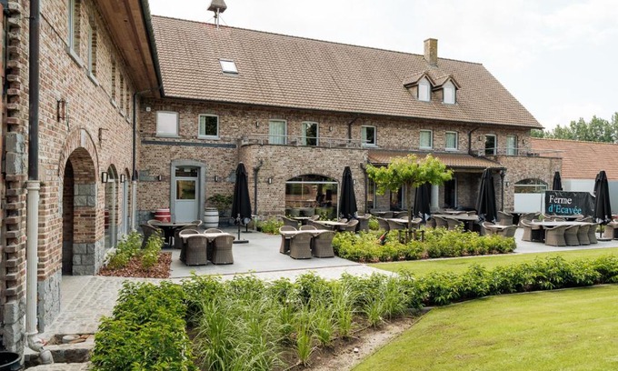 Celles Hotel | Relax at Ferme d'Ecavéé - 4-Star Oceanfront Retreat