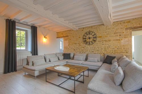 Lingevres House | Delightful Ferme de la Bertinière - Rated 9.1/10, Breakfast Included