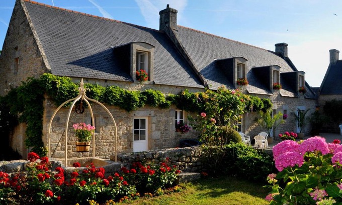 Loctudy House | Ocean View Retreat at Ferme de Poulpeye - Rated 10/10!