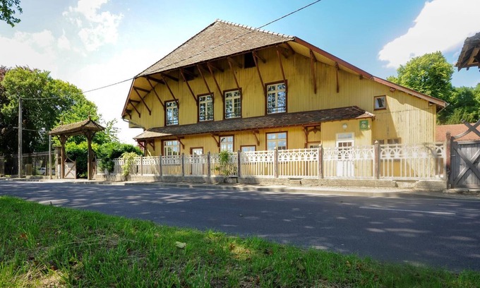 Mery-sur-Seine House | Discover Family-Friendly Stays at Ferme du Canal, Mery SUR Seine