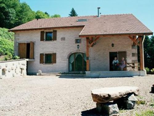 Vagney House | Scenic Mountain Retreat with Valley Views and Pet-Friendly Perks