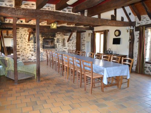 Monce-en-Belin House | Family-Friendly Retreat Near 24H du Mans with Pets Welcome