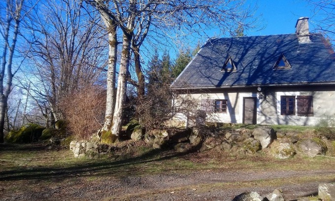 Saint-Donat House | Relaxing Auvergnate Retreat Surrounded by Nature's Beauty