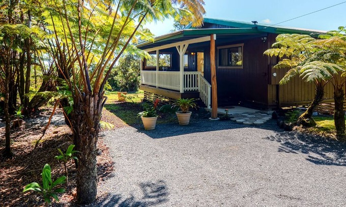 Royal Hawaiian Estates Apartment | Island Escape at Fern Cottage with Rainforest Views