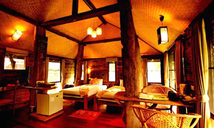 San Sai Hotel | Fern Paradise: Family-Friendly Retreat with Pool & Breakfast