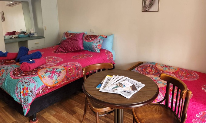 Horse Creek Cabin | Fern's Miners Rest Cabin 3, Qb plus Sb, A/C pet friendly