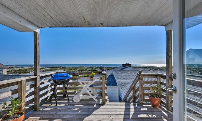 Fernandina Beach House | Beachfront Fernandina Cottage with Private Deck & Spa