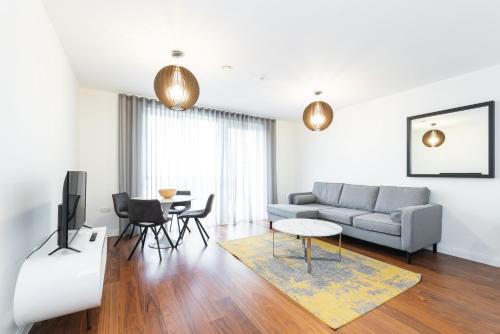 Dundrum Apartment | Fernbank: 4-Star Family Retreat with Top Guest Ratings