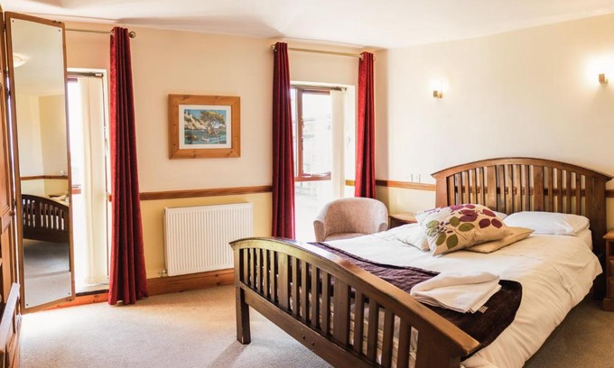 Rochdale Bed & Breakfast | Cozy Fernhill Bed and Breakfast: Guest Rated 9.2/10