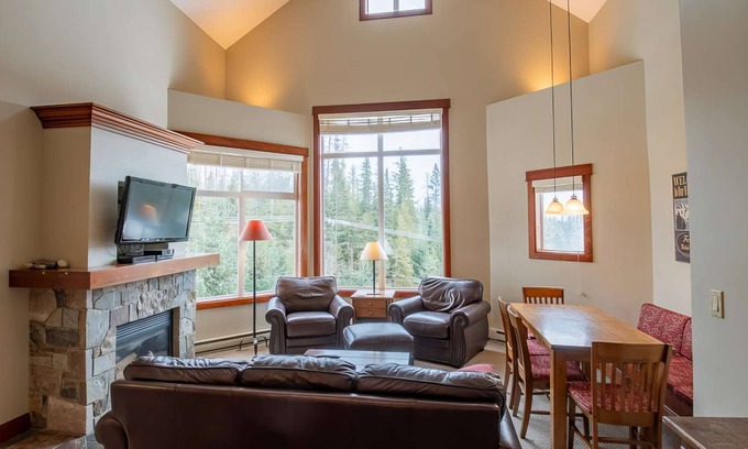 East Kootenay Condo | Experience Fernie's Timberline Lodges with Pool & Spa