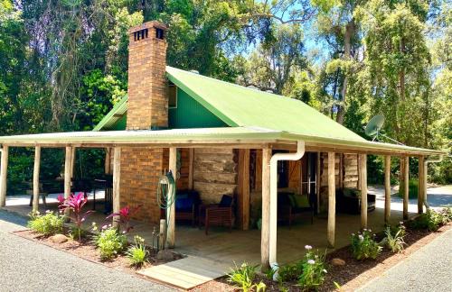 Byfield Resort | Experience Ferns Hideaway Resort: Guest Rated 9/10 with Pool