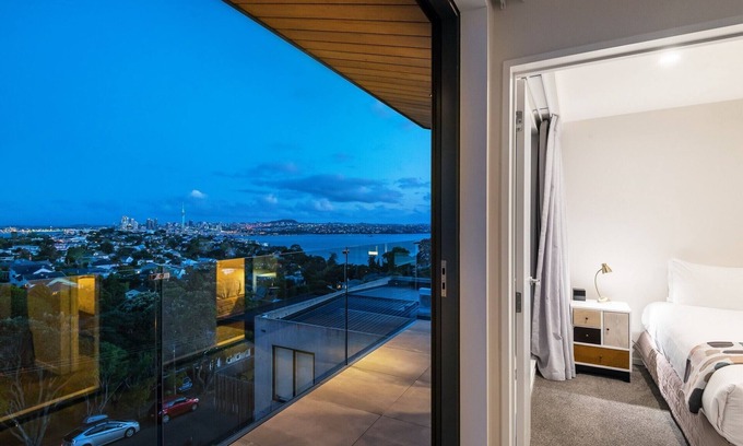 Birkenhead Hotel | Elegant Fernz Motel & Apartments Birkenhead: Guest Rated 9.4