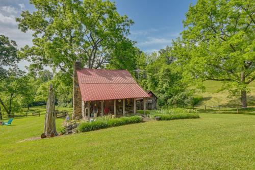 Smith River House | Cozy Ferrum Moonshine Cabin with Fire Pit & Pet Friendly