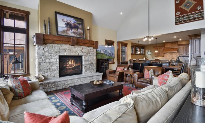 North Park City Cottage | Experience Park City: Ski-in Cottage with Hot Tub & Pool