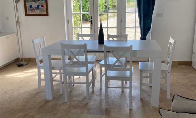 Saint-Just-Luzac House | Feusse Castle: Guest Rated 10/10 with Oceanfront Pool