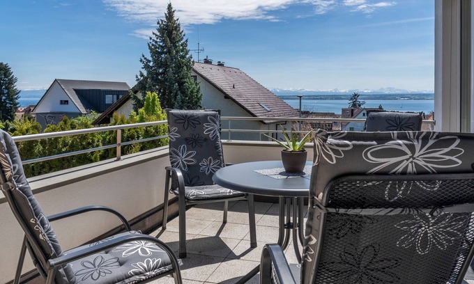 Hagnau Apartment | Cozy Fewo 101 with Breakfast – Perfect for Families!