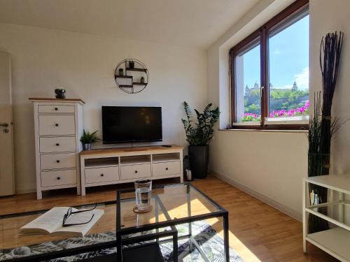 Wurzburg City Centre Apartment | Discover FeWo Alte Mainbrücke: Family-Friendly Retreat