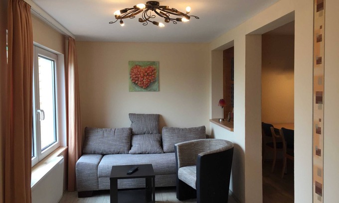 Schwarbe Apartment | Experience Fewo Amsel: Family-Friendly Getaway with Ocean View