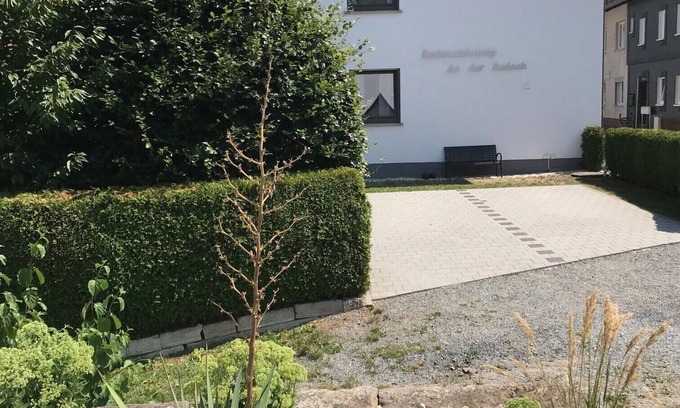 Steinwiesen Apartment | Ideal FeWo an der Rodach - Family-Friendly Getaway with Balcony