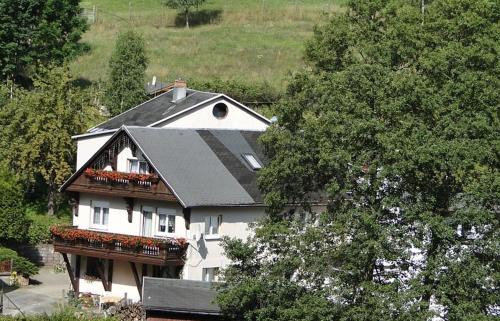 Gebersdorf Apartment | Child-Friendly Getaway at FEWO Angelika DG - Rated 8.9/10