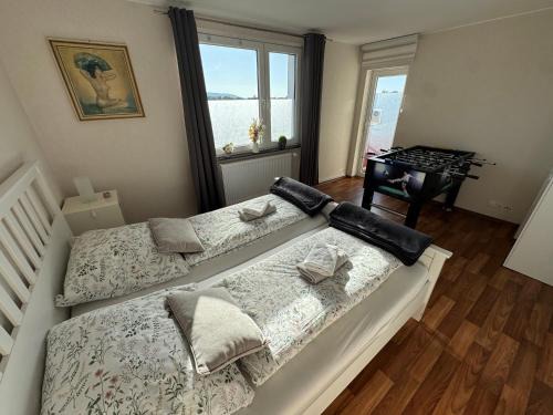 Jurgenohl Apartment | FeWo Domo46 mit Balkon, Waschmaschine & Smart TV