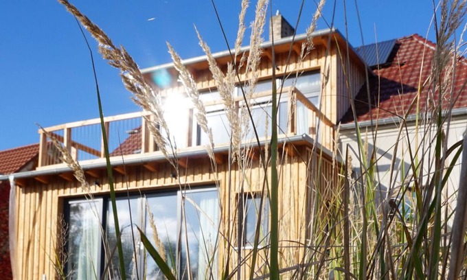 Bad Freienwalde Apartment | Scenic Fewo EG am Fluss with Terrace - A Green Retreat