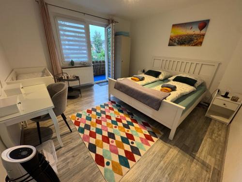 Jurgenohl Apartment | Guest Rated: FeWo Elbo46 with Balcony and Smart TV