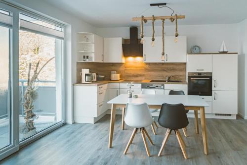 Altefaehr Apartment | Beachside Retreat: Fewo Fähr-wind, 4-Star with Ocean Views