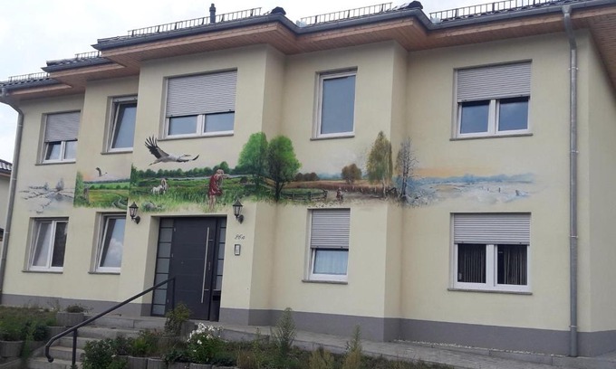 Topchin Apartment | Comfortable Haven for 6 in Mittenwalde - Pet Friendly