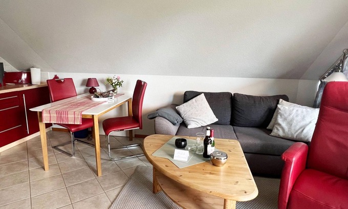 Bad Zwischenahn Apartment | Top-Rated Fewo Höflich: Family-Friendly Retreat with Breakfast
