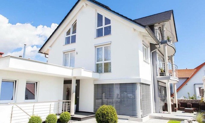 Waggershausen Apartment | Oceanfront FeWo Haus am Bodensee - Guest Rated 9.4/10