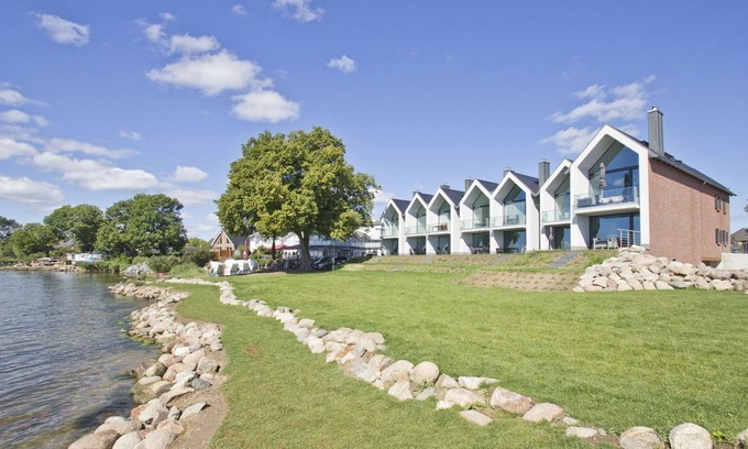 Middelhagen Apartment | Modern FeWo Heimathafen: Paradise with Ocean Views