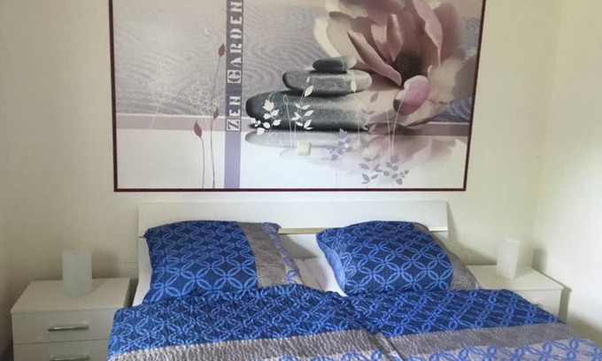 Stollhamm Apartment | Family-Friendly Retreat at Fewo.Hesume with Top Reviews