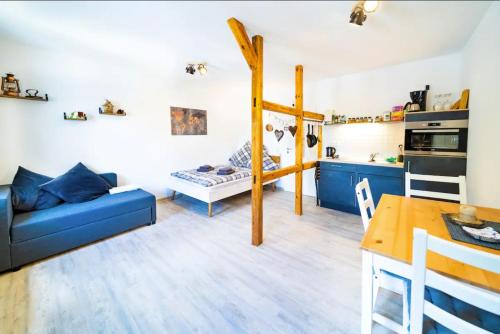 Witzenhausen Apartment | Pet-Friendly Fewo Janks Apartment in Holz und Lehm