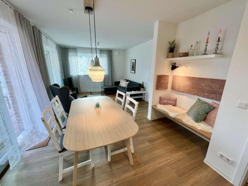 Wangerland Apartment | Pet-Friendly Fewo Jever Haus Kachelotplate: 8.7 Rated Stay
